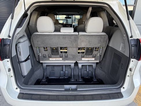 Used 2016 Toyota Sienna image 33