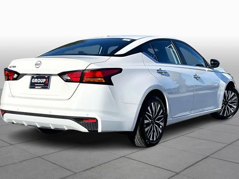 Used 2025 Nissan Altima 2.5 SV image 13