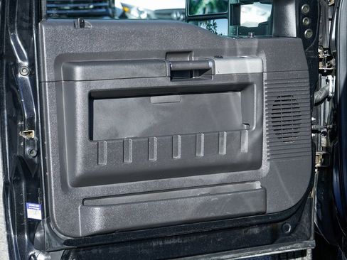 Used 2012 Ford F350 Lariat w/ Chrome Pkg image 15