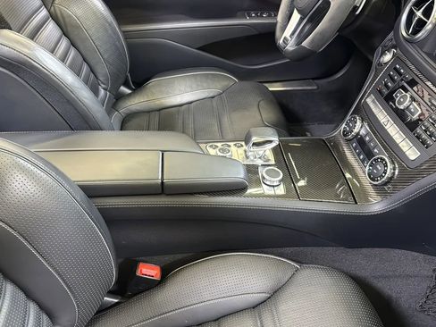 Used 2015 Mercedes-Benz SL 63 AMG image 21