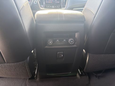 Used 2020 Chevrolet Traverse LT image 6