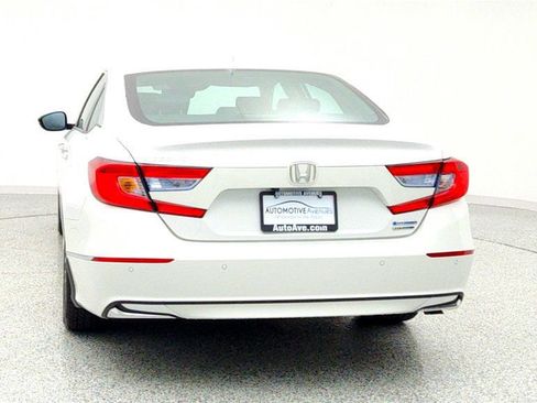 Used 2019 Honda Accord Touring image 6