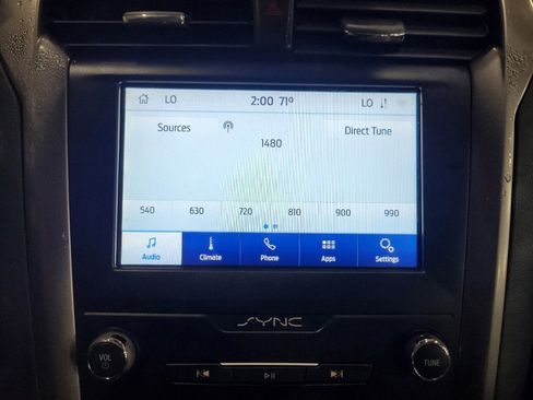 Used 2020 Ford Fusion SE FWD image 25