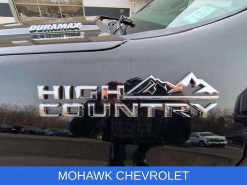 Certified 2021 Chevrolet Silverado 1500 High Country w/ Technology Package image 34