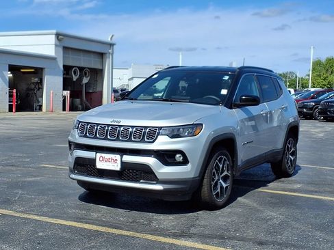 Used 2025 Jeep Compass Limited AWD/4WD image 2