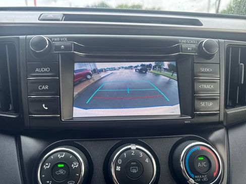 Used 2016 Toyota RAV4 LE AWD/4WD image 21