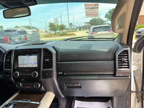 Used 2019 Ford Expedition Max Platinum RWD image 38