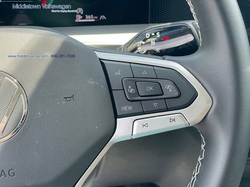 Certified 2025 Volkswagen Tiguan SE AWD/4WD image 19