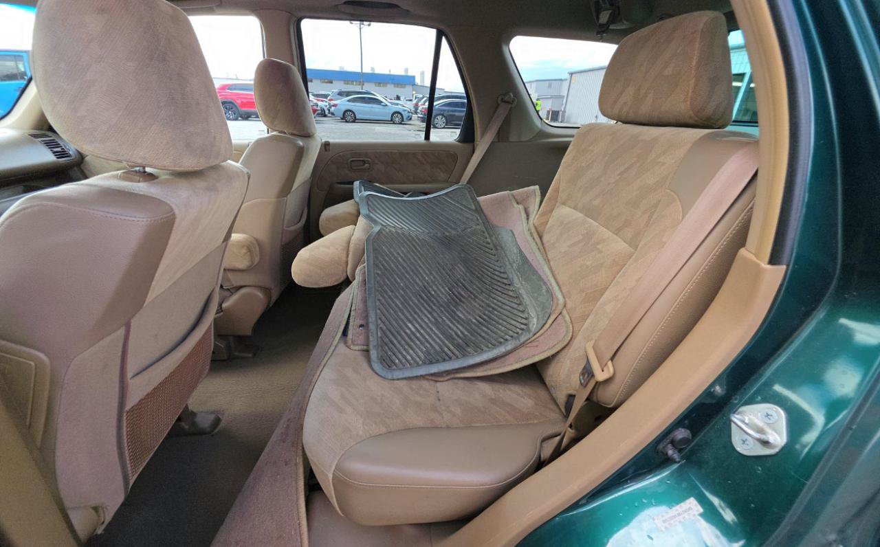 Used 2004 Honda CR-V EX image 16