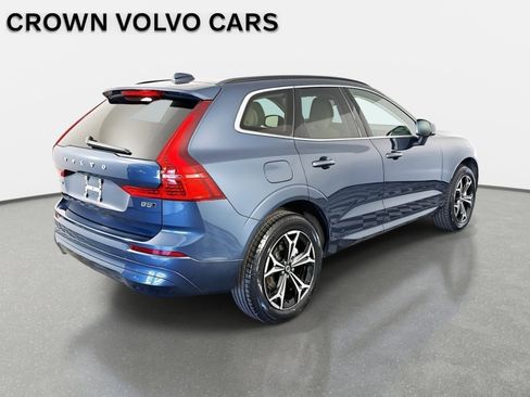 Used 2022 Volvo XC60 B5 Momentum w/ Climate Package image 6