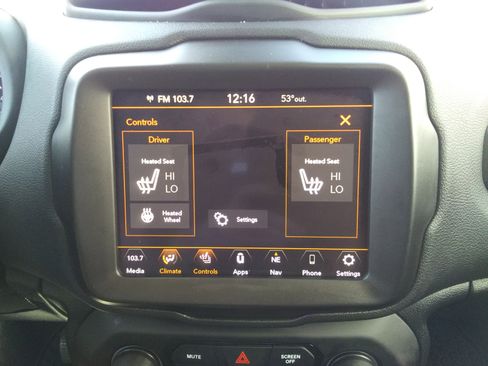 Used 2023 Jeep Renegade Trailhawk w/ Trailhawk Elite Group AWD/4WD image 20