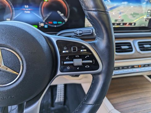 Used 2022 Mercedes-Benz GLS 450 4MATIC image 18