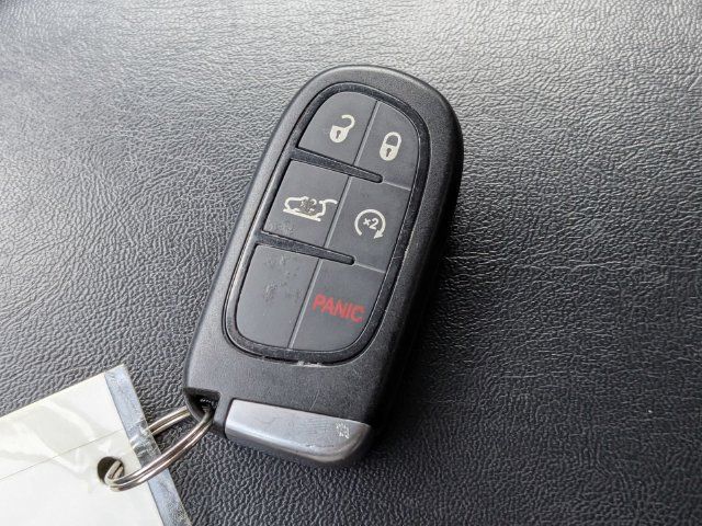 Used 2021 Jeep Cherokee Trailhawk AWD/4WD image 28