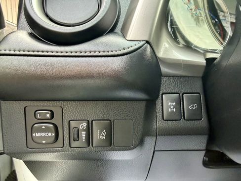 Used 2018 Toyota RAV4 Limited w/ All Weather Liner Package image 21