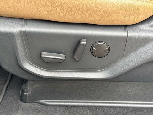 Used 2022 Ford F250 Lariat w/ Lariat Value Package image 25