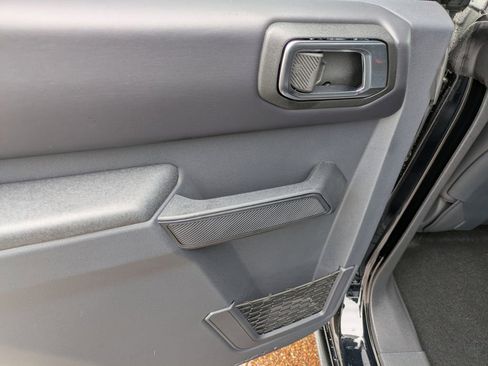 New 2025 Ford Bronco Badlands image 11