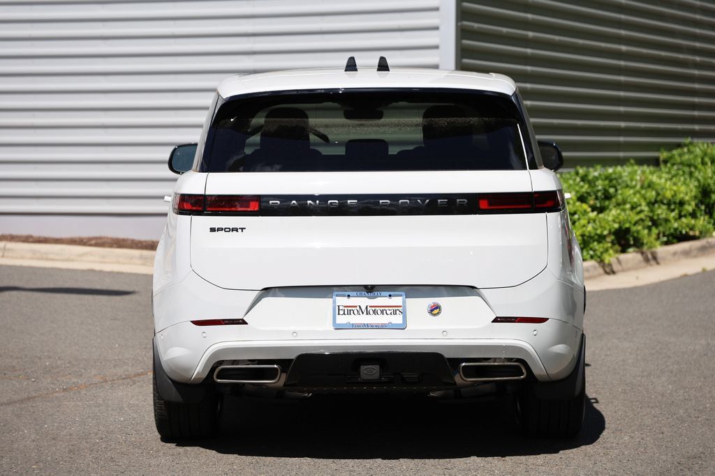New 2026 Land Rover Range Rover Sport Dynamic SE AWD/4WD image 3