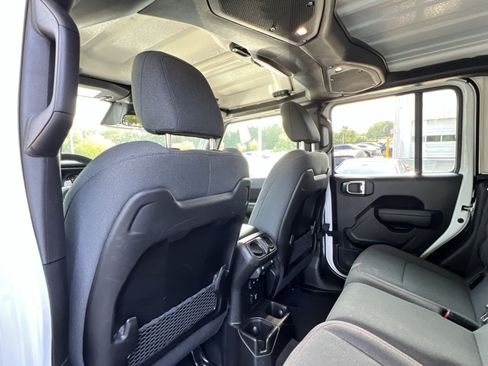 Used 2026 Jeep Gladiator Rubicon AWD/4WD image 23