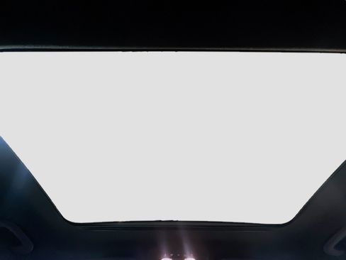 Used 2023 Mercedes-Benz GLB 250 GLB 250 w/ Premium Package image 15