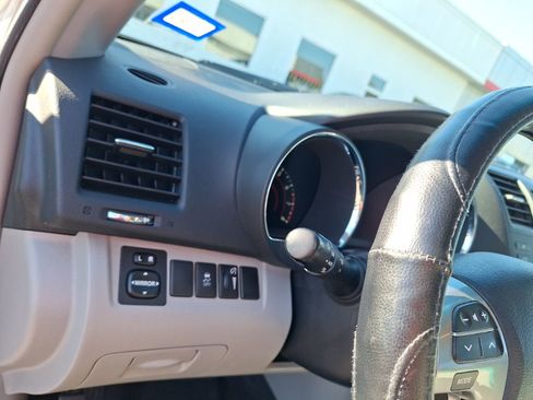 Used 2011 Toyota Highlander 2WD image 16