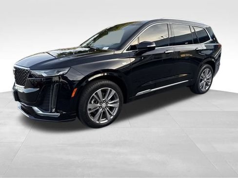 Used 2022 Cadillac XT6 Premium Luxury image 1