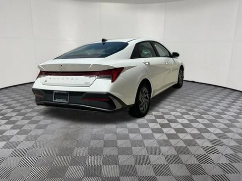 Certified 2024 Hyundai Elantra Blue FWD image 8
