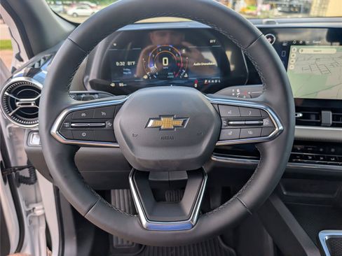 New 2026 Chevrolet Equinox LT w/ Convenience Package II FWD image 22
