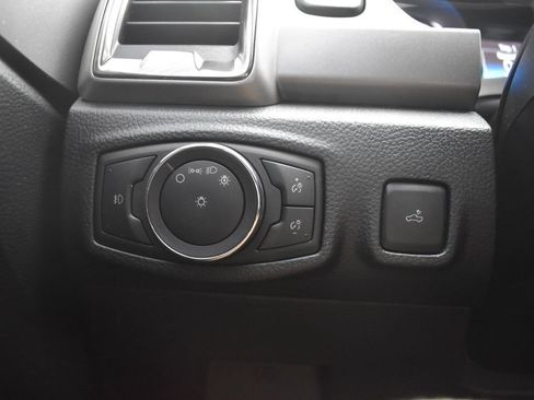 Used 2019 Ford Ranger XLT w/ Equipment Group 302A Luxury AWD/4WD image 16