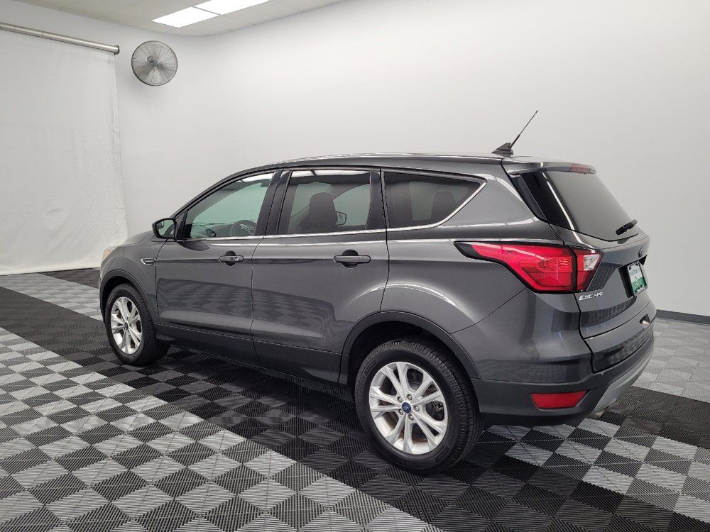 Used 2019 Ford Escape SE FWD image 3