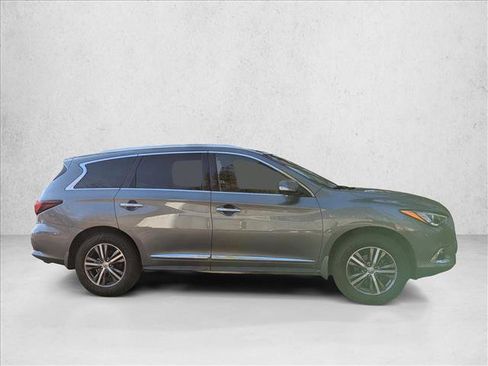 Used 2019 INFINITI QX60 Luxe w/ Essential Package image 3