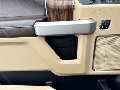 Certified 2019 Ford F150 Lariat image 12