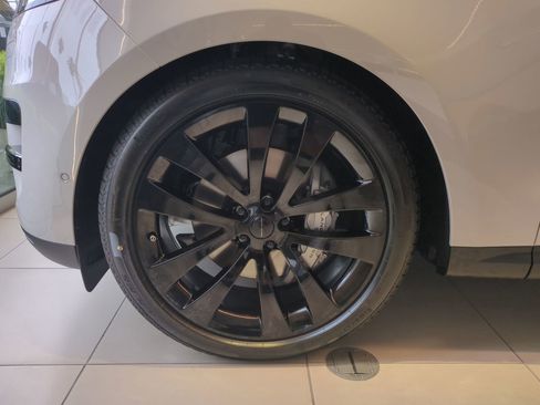 New 2026 Land Rover Range Rover Sport SE AWD/4WD image 9