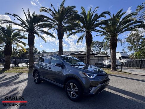 Used 2017 Toyota RAV4 XLE image 1