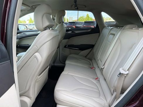 Used 2019 Lincoln MKC Premiere image 17