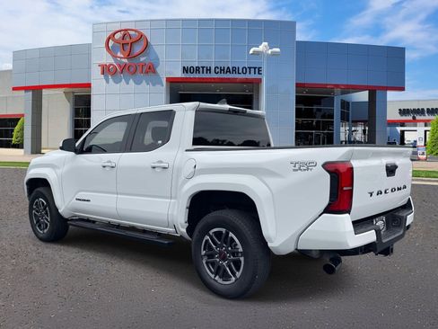 Used 2024 Toyota Tacoma TRD Sport RWD image 4