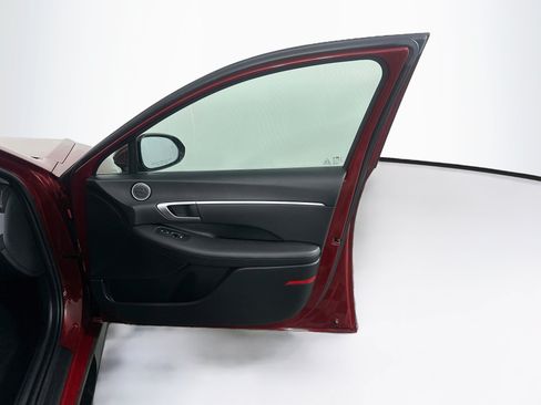 Used 2025 Hyundai Sonata SEL FWD image 32