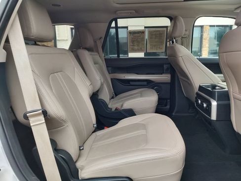 Used 2024 Ford Expedition Limited AWD/4WD image 32