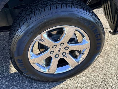 Used 2022 Ford F150 Lariat image 9