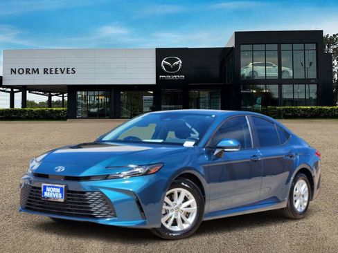 Used 2026 Toyota Camry LE w/ Convenience Package FWD image 1