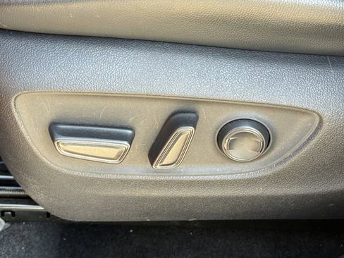 Used 2024 Toyota Highlander XSE image 28