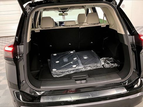 New 2025 Nissan Rogue SL FWD image 43