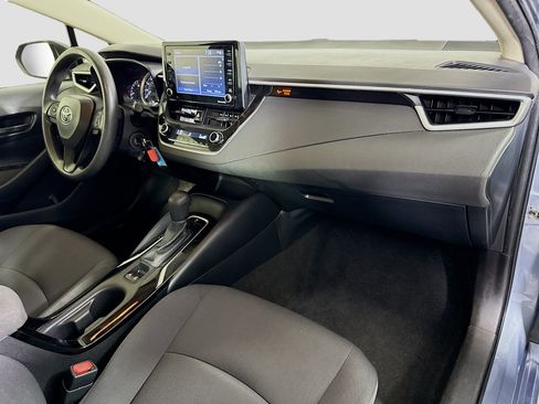 Used 2022 Toyota Corolla LE FWD image 29