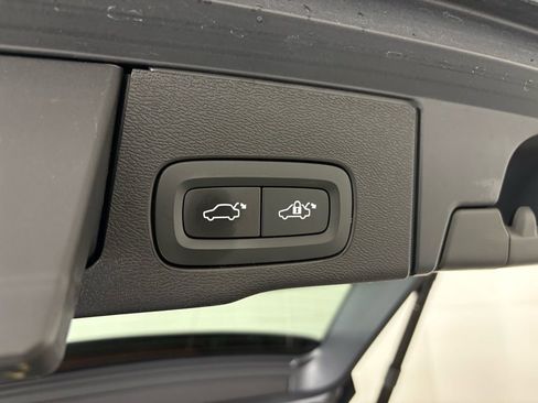 Used 2022 Volvo XC60 B5 Inscription w/ Advanced Package image 37