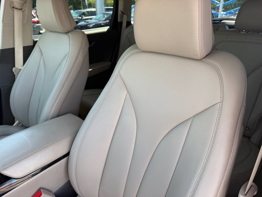 Used 2022 Lincoln Nautilus AWD w/ Premium Package image 13