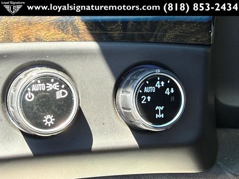 Used 2015 Cadillac Escalade ESV Platinum AWD/4WD image 36