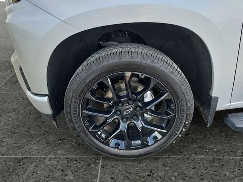 Used 2022 Chevrolet Silverado 1500 Custom w/ LPO, Blackout Package RWD image 16