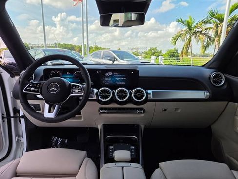 Used 2023 Mercedes-Benz EQB 300 4MATIC w/ Driver Assistance Package image 27