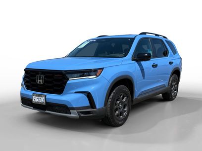 Used 2025 Honda Pilot TrailSport