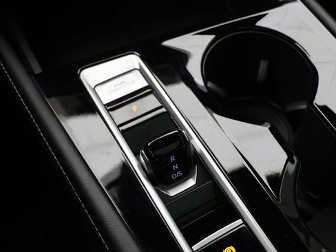 Used 2024 Volkswagen Atlas Cross Sport SEL R-Line image 26