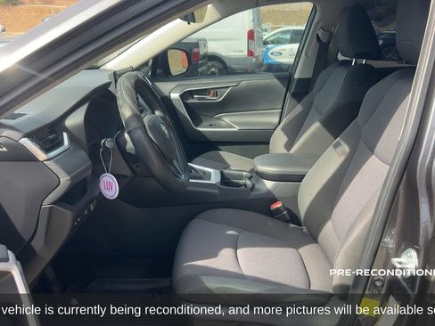 Used 2020 Toyota RAV4 XLE w/ XLE Grade Weather Package FWD image 11